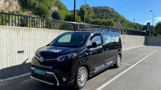 Mur i Sør kjøper nye biler hos Toyota Sør