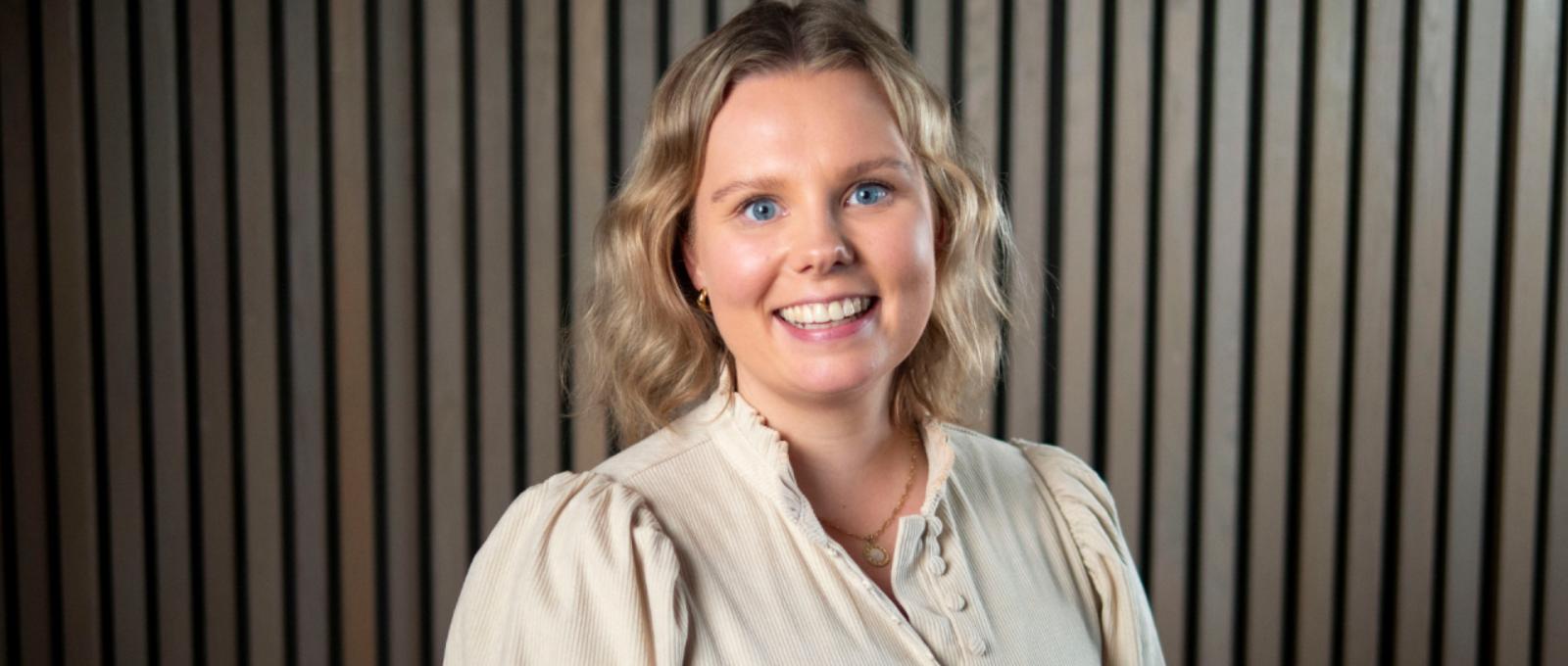 Hun tror trivsel smitter over på kundene